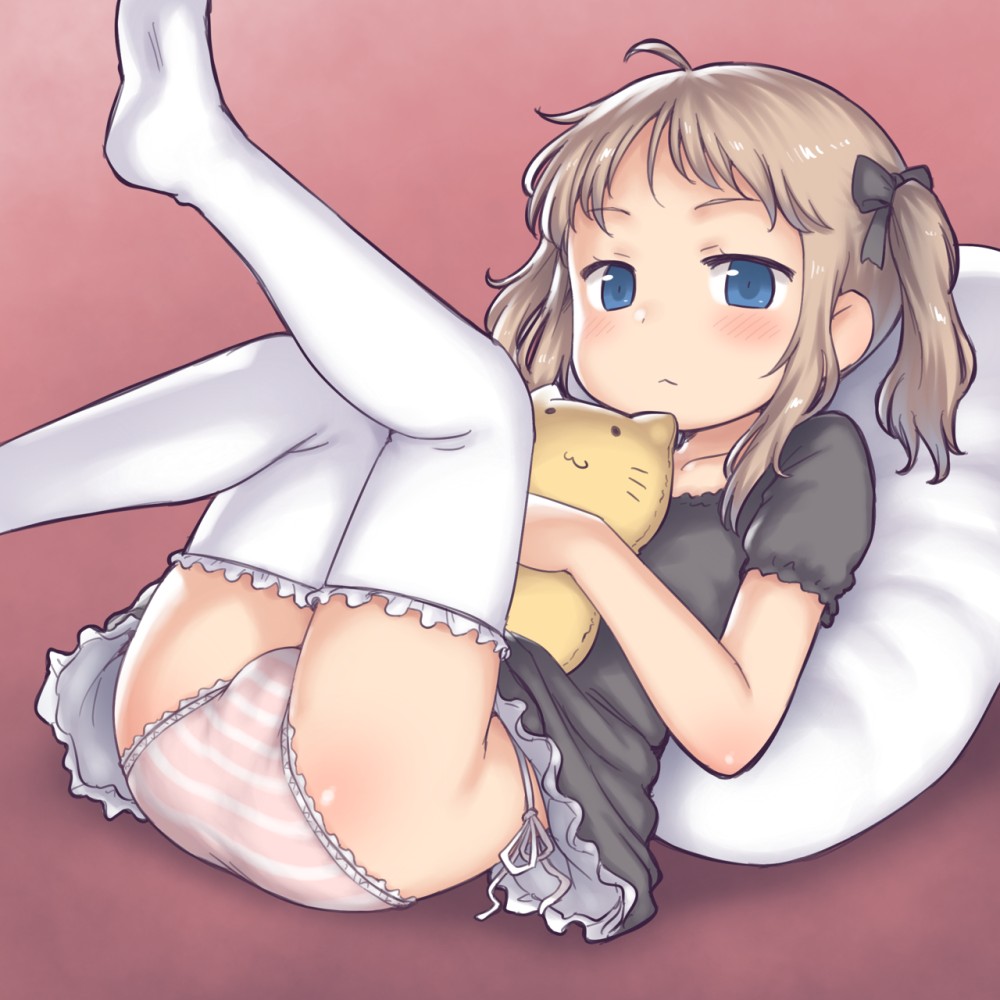 縞パンのエロ画像を見て幸せになろう！