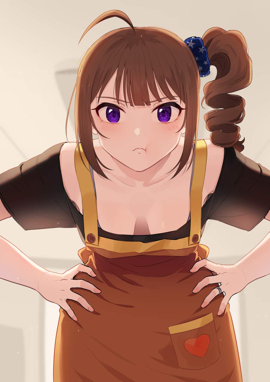 胸チラの画像フォルダを公開する！