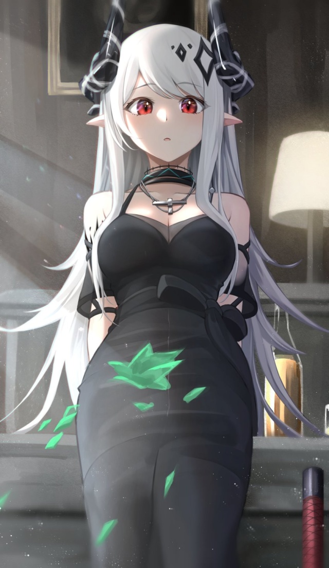 銀髪のえっちなやつ