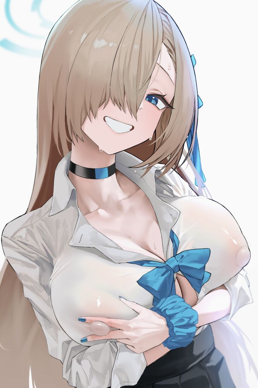 俺のとっておきの巨乳の画像フォルダを見せる