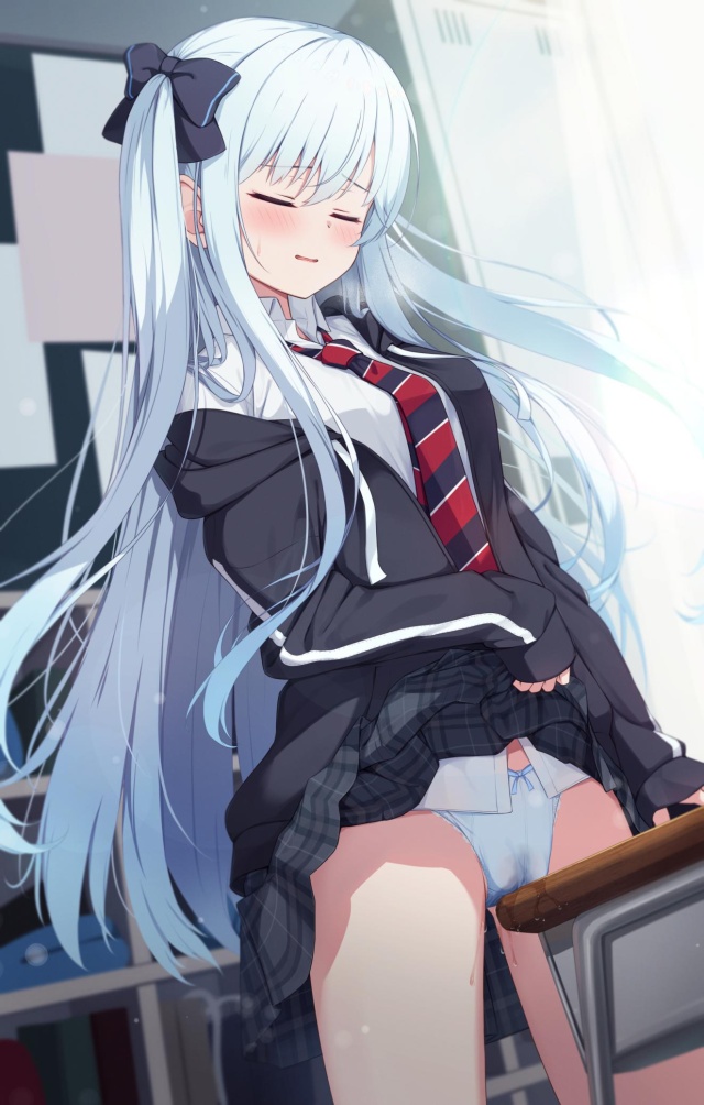 青髪のエロ画像下さい
