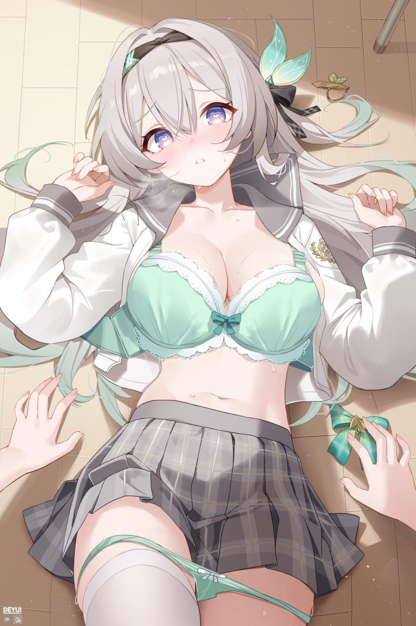 脱ぎかけのエロ画像詰め合わせ