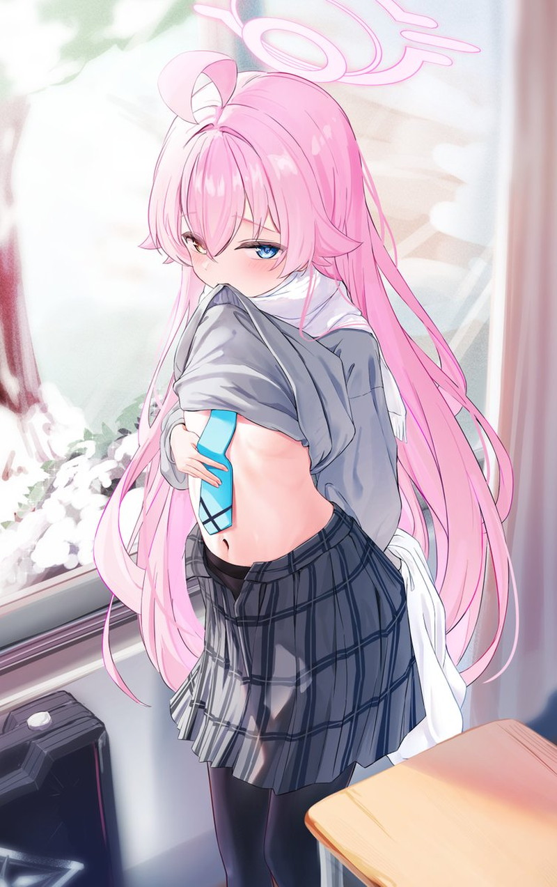 ブルーアーカイブの二次エロ画像くだしあ。