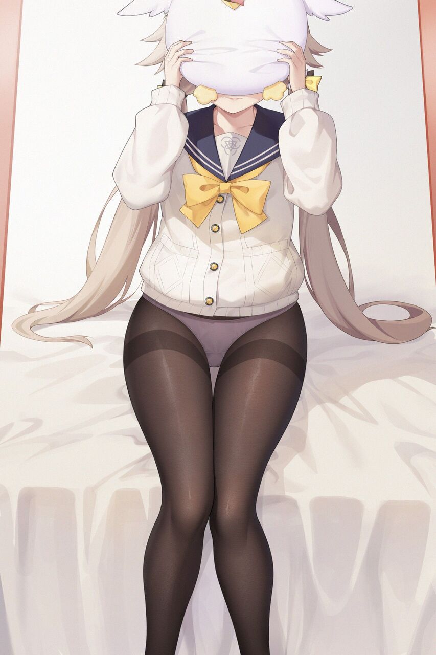 太ももの画像下さい！