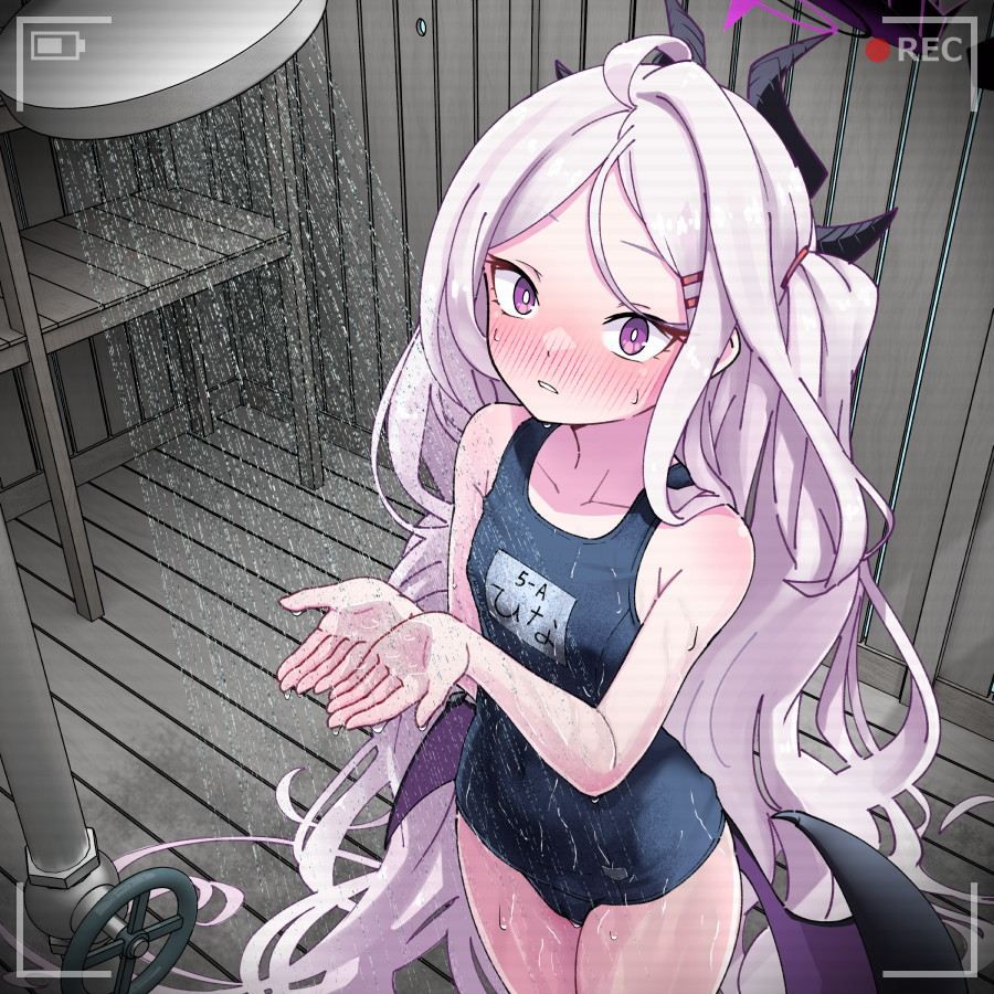 スク水のエロ画像をランダムに貼っていくスレ