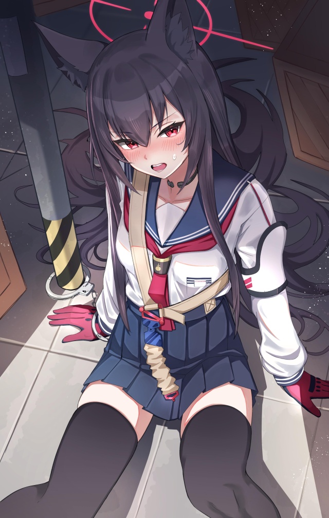 俺のとっておきの制服の画像フォルダを見せる